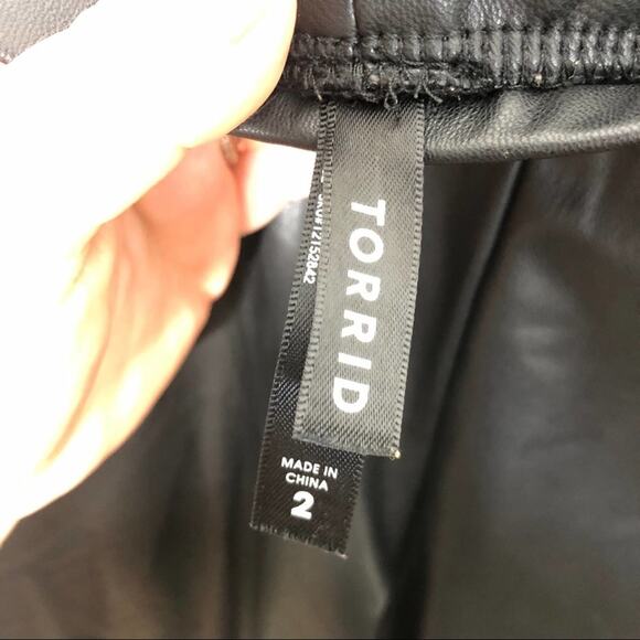 TORRID Faux Leather Leggings Black {O2} - Picture 4 of 6